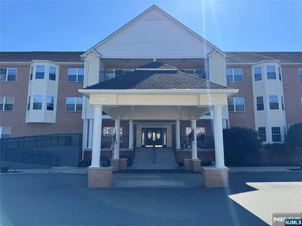 401-D Dercole Ct #T127, Norwood, NJ 07648