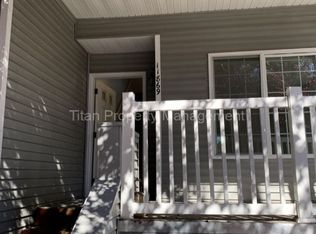 11869 SE Pine St, Portland, OR 97216