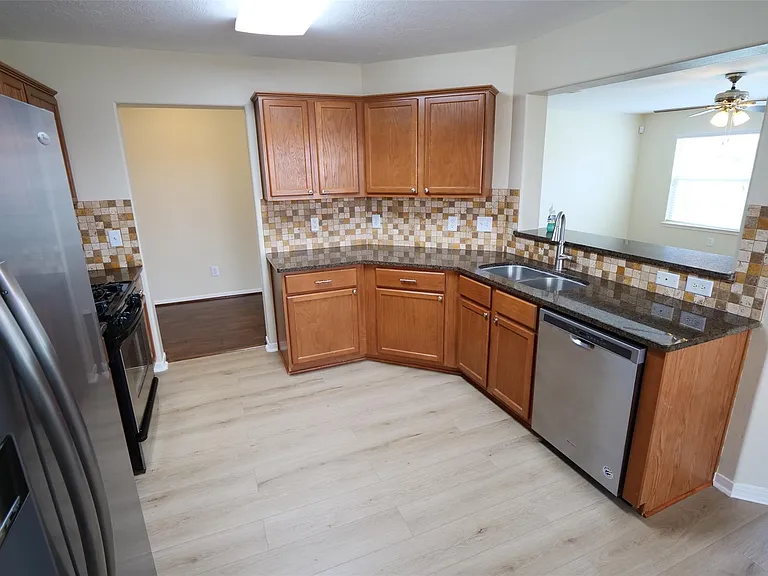 24731 Cobble Canyon Ln — Photo 14