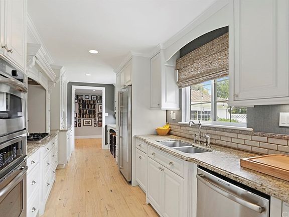 4th image of 1900 Teresita Ln