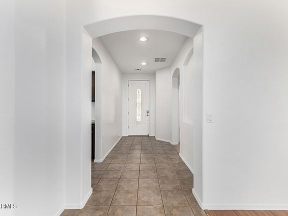 3rd image of 4419 W POWELL Drive