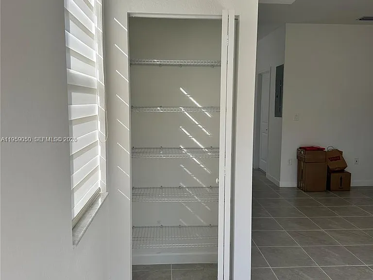 2616 SE 28th Dr — Photo 4