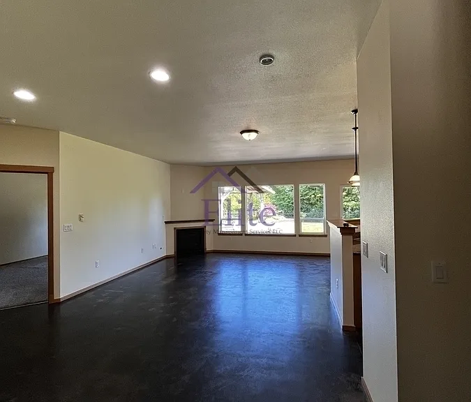 251 W Berry Ridge Rd — Photo 7