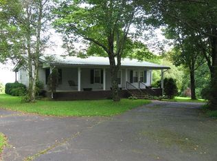 85 Eastern Airlines Ct, Fancy Gap, VA 24328