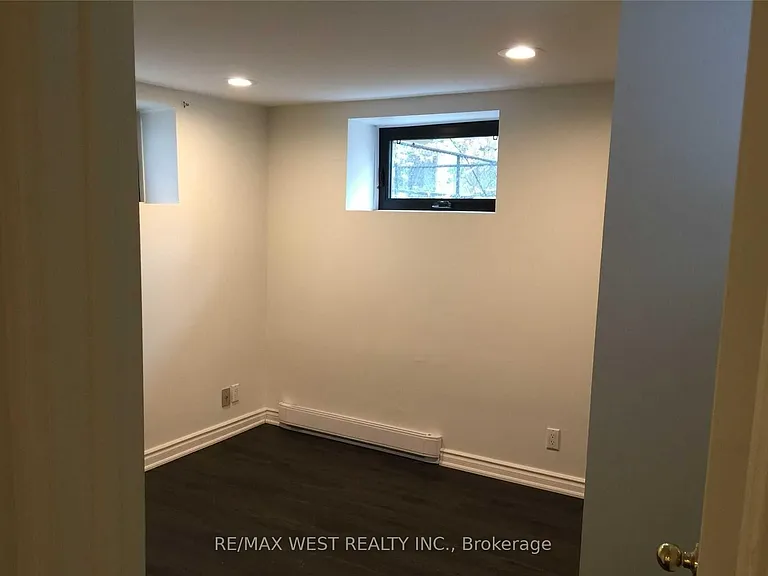 152 Dowling Ave #4 — Photo 3
