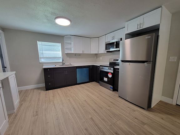4th image of 3136 57th Ave N #1