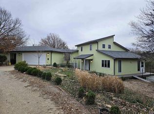 5840 SW Fairlawn Rd, Topeka, KS 66610