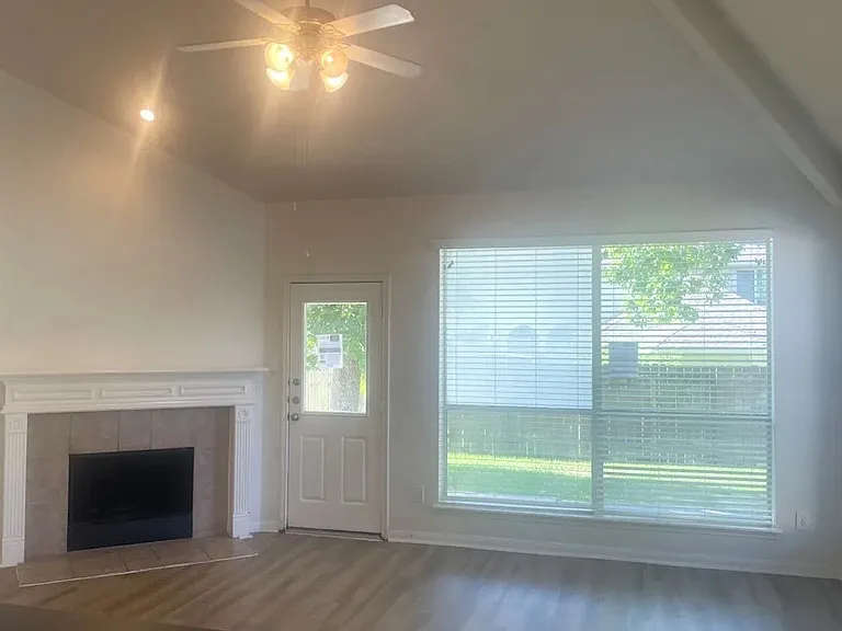 8902 Rolling Rapids Rd — Photo 8