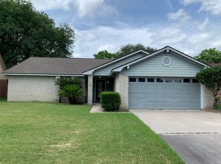 1225 Molina Ct, Angleton, TX 77515