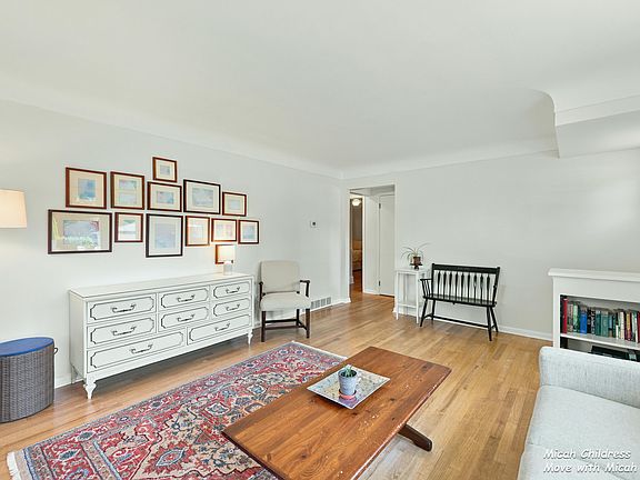 5th image of 2048 Tulip Ln
