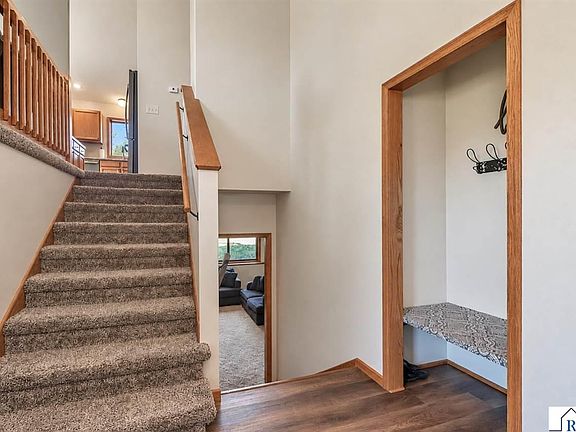 4th image of 613 W Nathan St