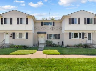 160 S Christine Cir, Mount Clemens, MI 48043