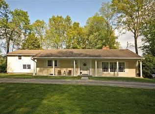 157 Crescent Hill Rd, Pittsford, NY 14534