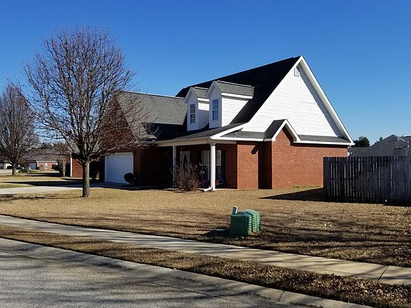 3rd image of 302 Wilmington Dr