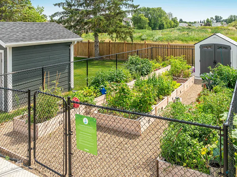 1640 Sycamore Dr — Photo 15
