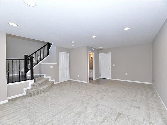 3rd image of 9406 Oakley Dr