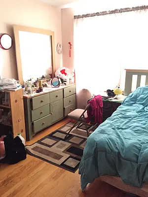 Rented by Metroline Realty | media 7