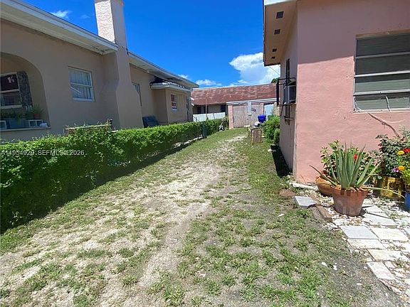 5th image of 114 NW 10th Ave