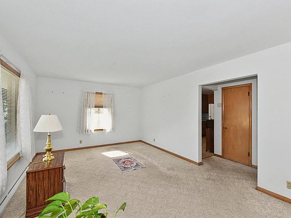 4th image of 3642 Charles STREET