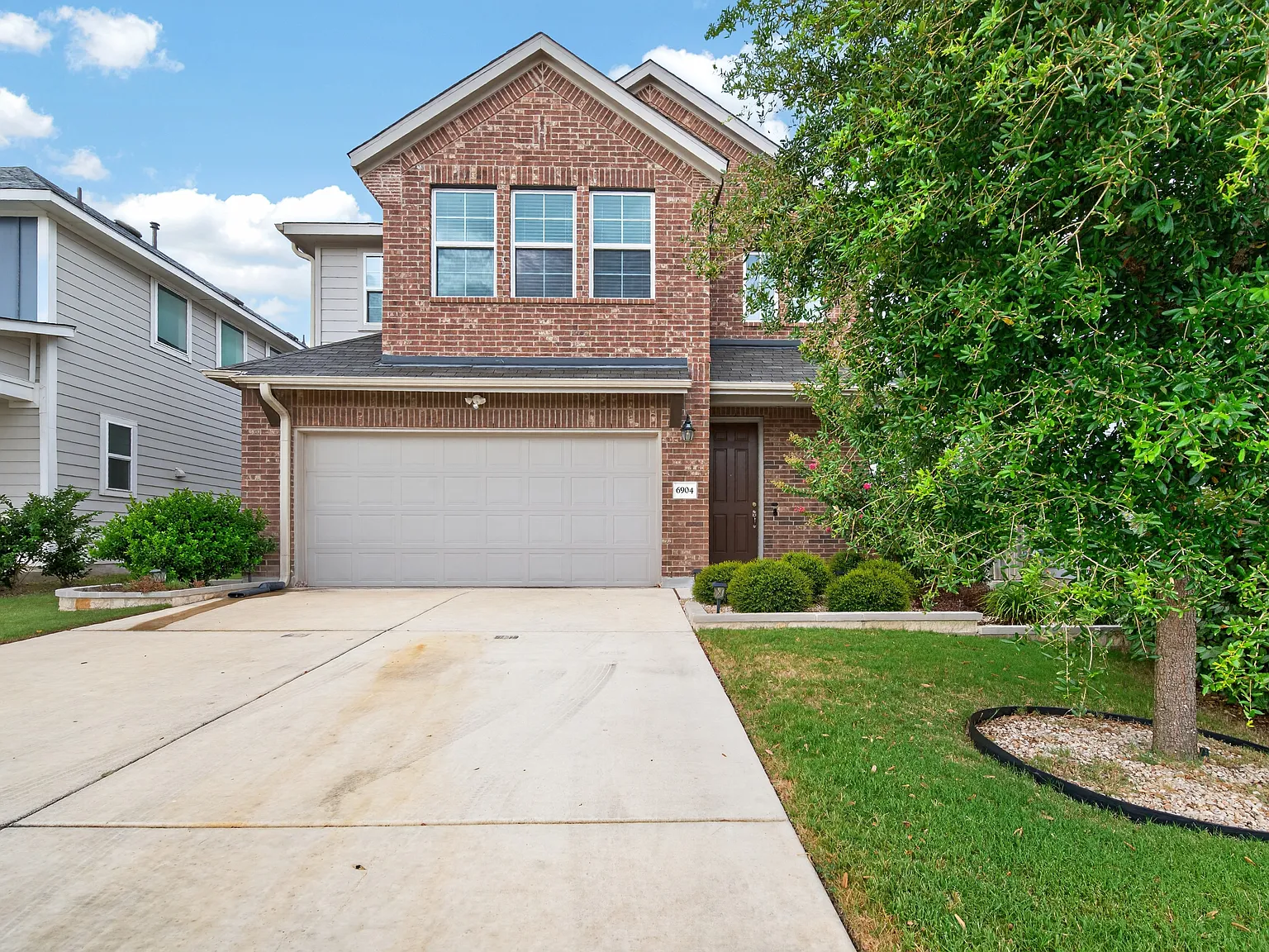 3 bed, 2096 sqft, $2,450 — Photo 3
