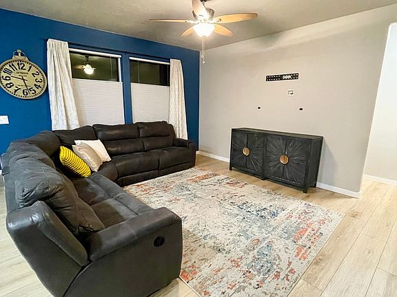5th image of 213 Canyon Crest Dr W