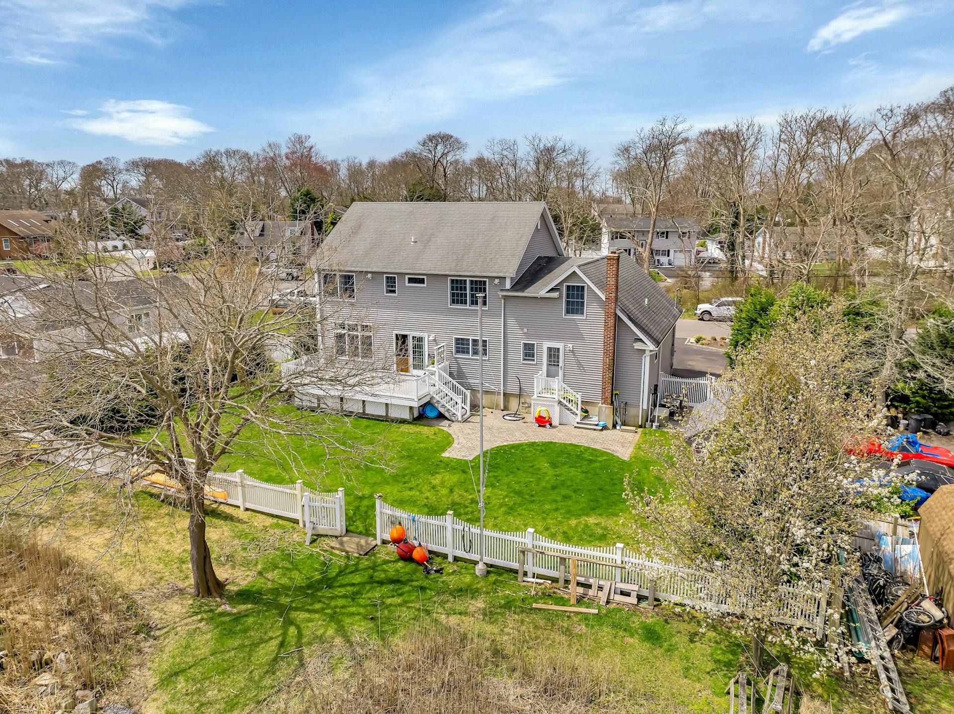 137 Hewitt Blvd, Center Moriches, NY 11934 Out East