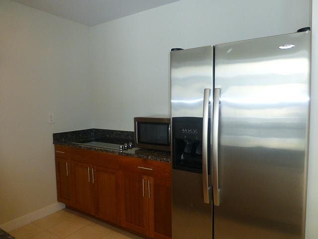 2nd image of 6 Emerson Pl APT 606