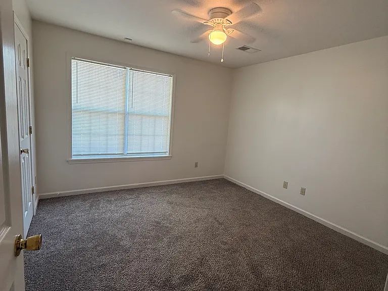 9 Annondale Cv — Photo 8