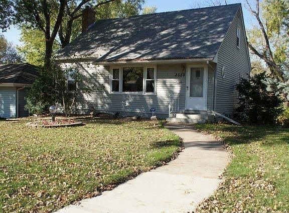 Parkview Blvd, Robbinsdale 3 car Garage