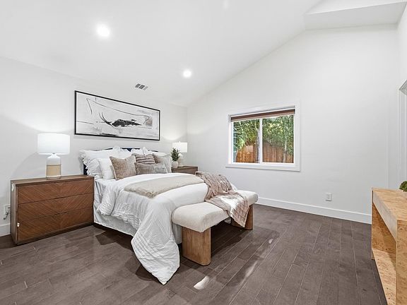 5th image of 3992 Casanova Dr