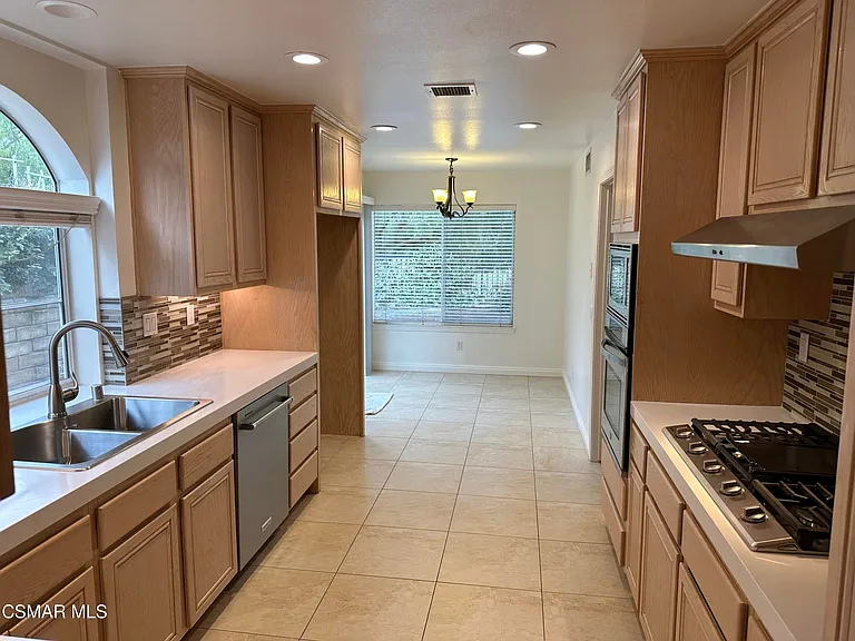 1628 Glider Ct #1628 — Photo 9
