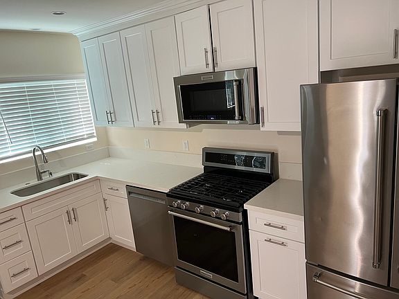 5th image of 7392 Eads Ave