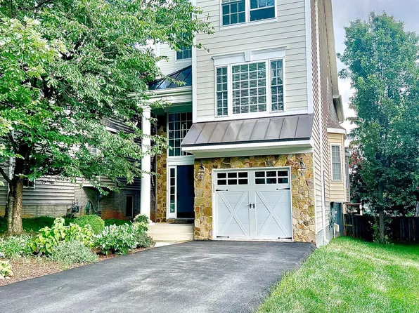 6919 Willow St, Falls Church, VA 22046