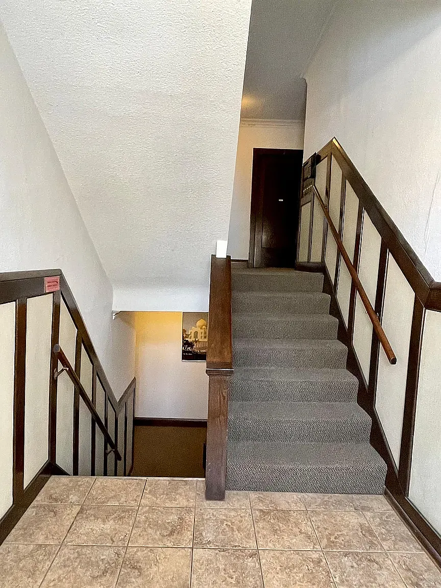 Studio, $900 — Photo 3