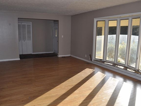 2nd image of 129 Brentlawn Dr