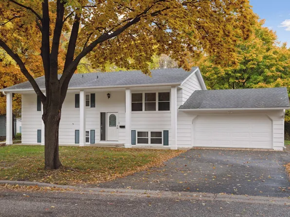 2500 Cedar Crown Dr, Minnetonka, MN 55305