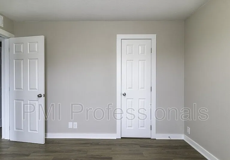 105 Kingsridge Dr — Photo 8