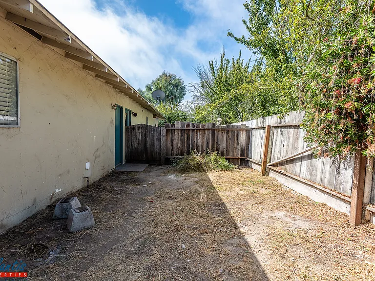 2422 Felt St — Photo 7