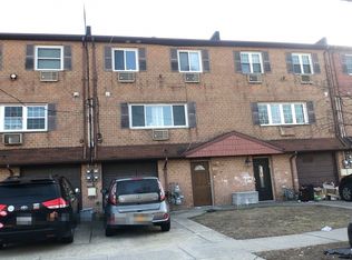 909 Plainview Ave, Far Rockaway, NY 11691