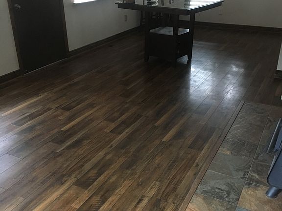 3rd image of 421 Shady Ln