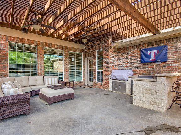 4th image of 2330 Queen Morgan Ln