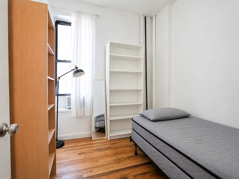 205 W 103rd St #1B — Photo 3