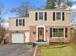523 Buckingham Pl, Libertyville, IL