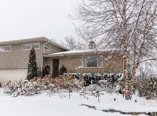 931 Sunnyside Rd, Roselle, IL 60172