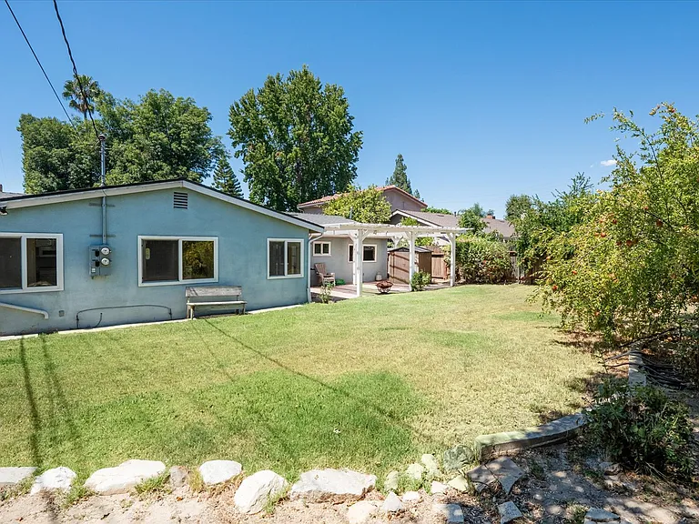 8846 Laramie Ave — Photo 34
