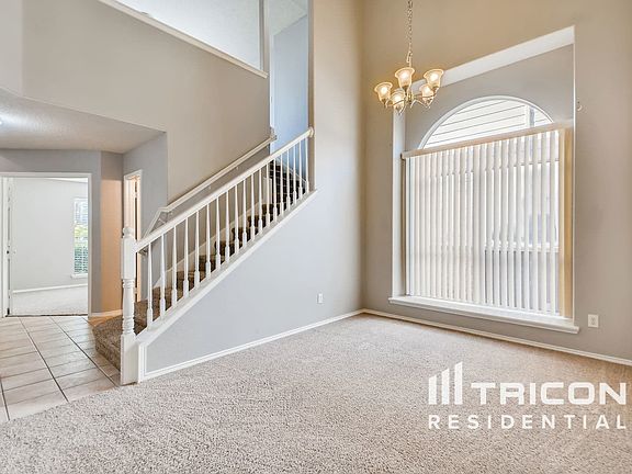 3rd image of 3705 Aldersyde Dr