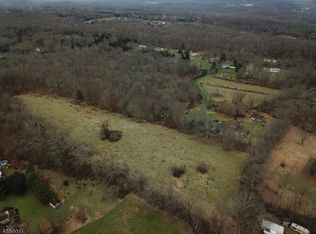 17 Ward Rd, Hardwick, NJ 07825