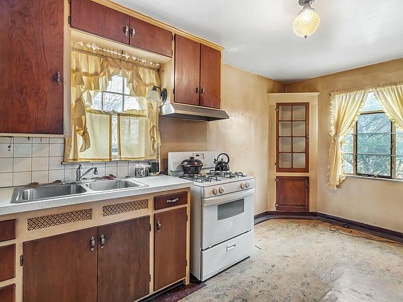 5th image of 350 E Beechwold Blvd