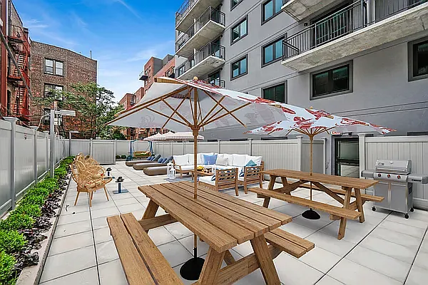 1533 E 19th St #504 — Photo 9