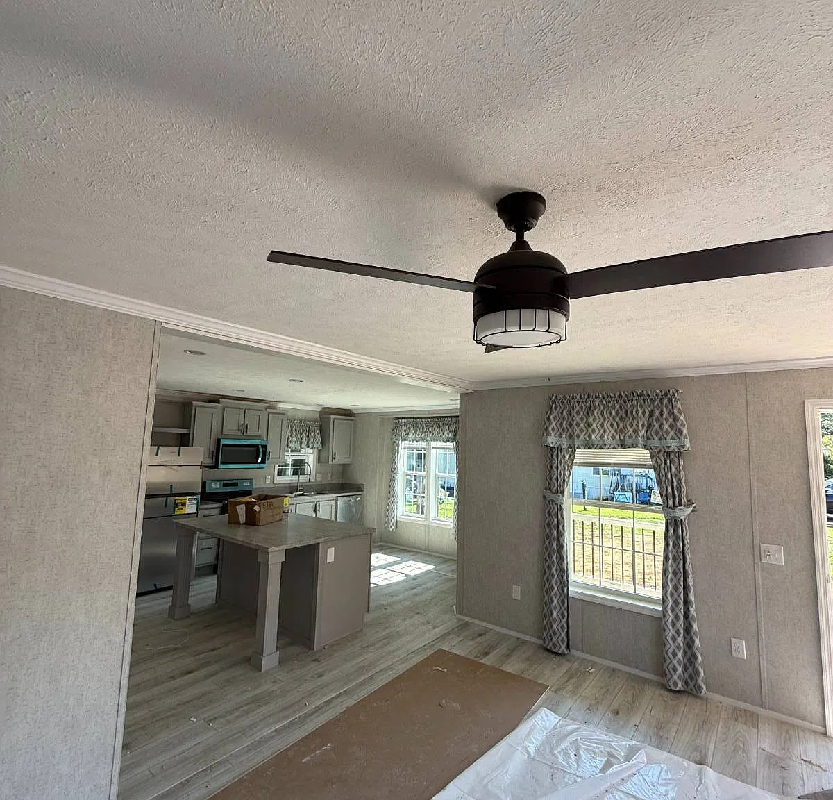 3 bed, 2.0 bath, 1456 sqft, $1,800 — Photo 3